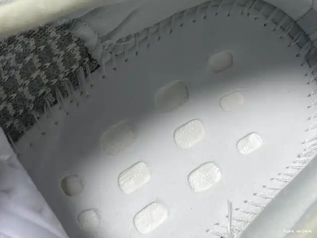 hype FX4348 Adidas Non-Reflective Yeshaya 350 Yeezy Boost V2 0327